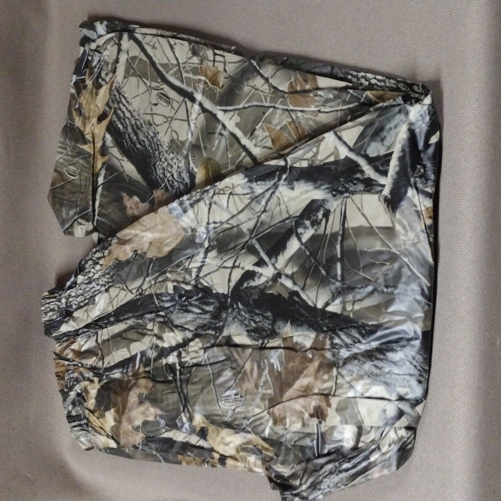 2 Pc Realtree Camouflage Rain Suit M/L - Picture 2 of 9